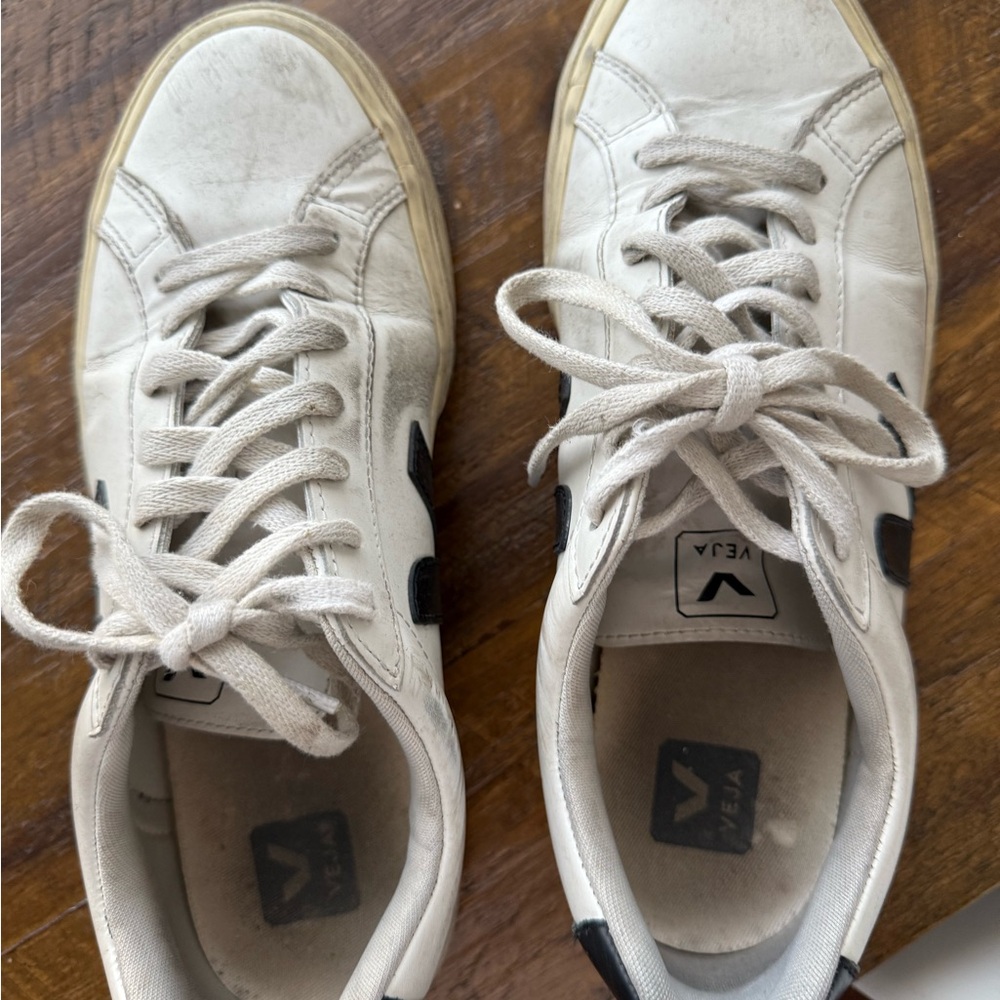 Veja White and Black Sneakers Classic Style